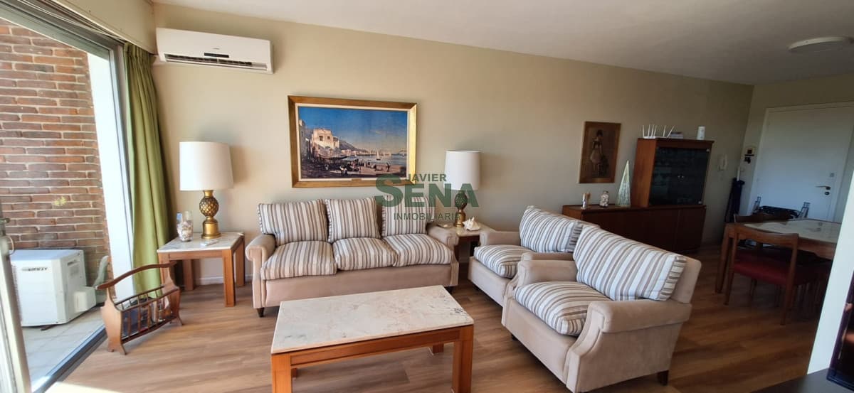 Alquiler de apartamento en la Mansa, 2 dormitorios, baño, cerca del mar.