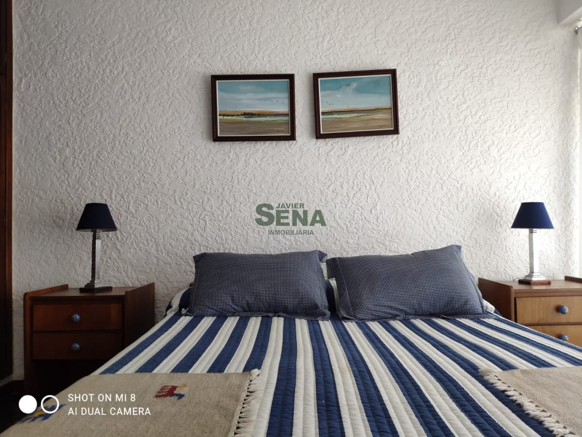 Alquiler de apartamento en la Brava, 1 dormitorio, baño, piscina, servicios.