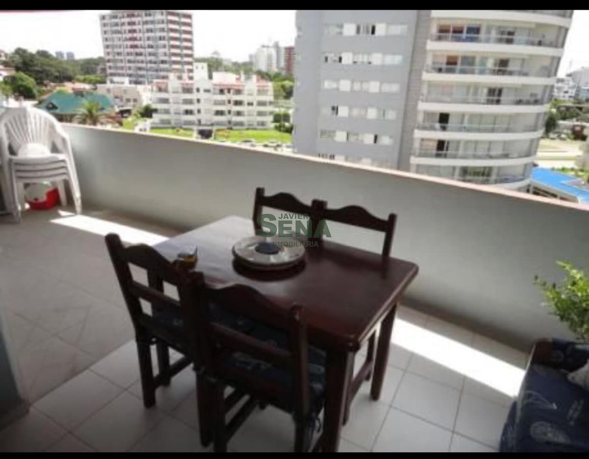 Venta, alquiler y permuta de apartamento en la Brava, 2 dormitorios, 2 baños, terraza, piscina, servicios.