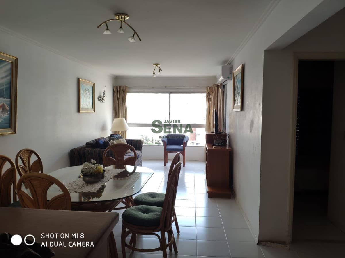 venta de apartamento en la brava, 1 dormitorio y medio, baño, piscina, balcon.