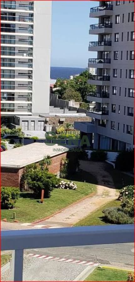 Alquiler de apartamento en la brava, 2 dormitorios, 2 baños, con servicios.