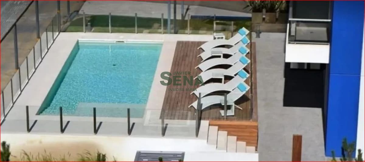 Alquiler de apartamento en la brava, 2 dormitorios, baño, piscina y buena vista a metros del mar.