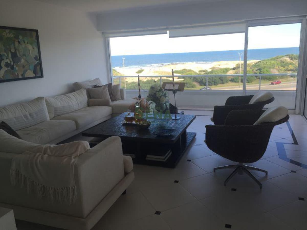 Venta de amplisimo penthouse, en 2 plantas,  en la Brava con todas las comidades, un lujo, más  Loft de 90 m2 de uso exclusivo.