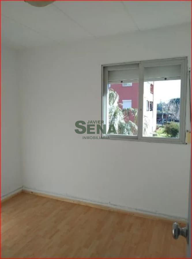 Venta de apartamento en el centro de Maldonado, 4 dormiorios, 1 baño, estacionamiento.