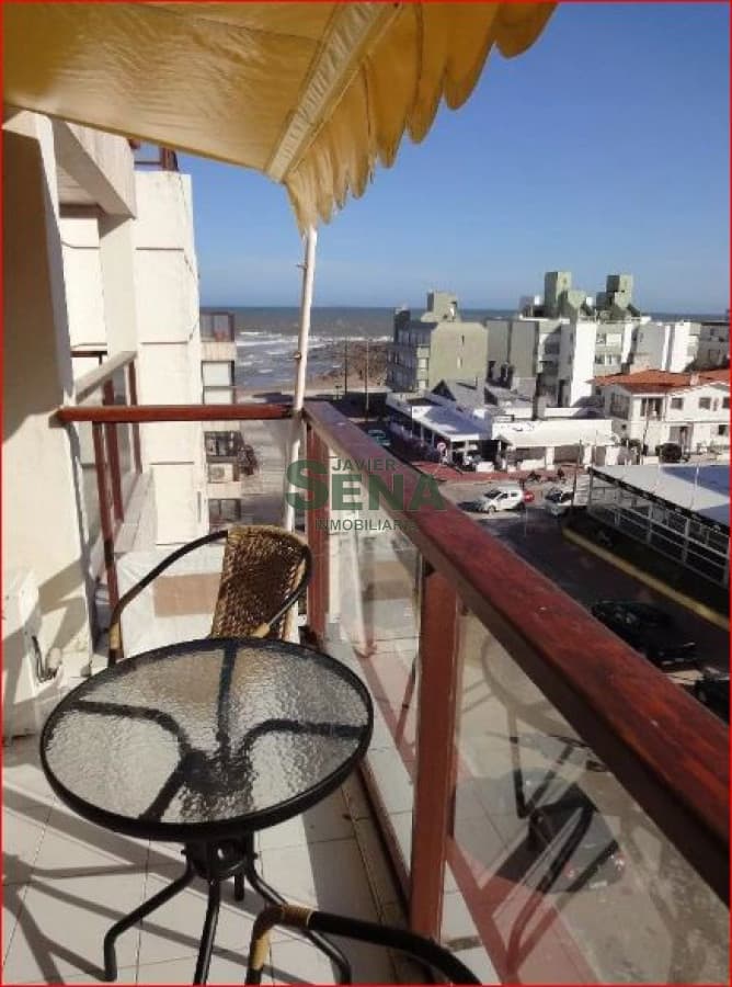 Venta de apartamento en la peninsula, 2 domitorios, 2 baños, con balcon.
