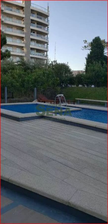 Alquiler de apartamento en la brava, 2 dormitorios, 2 baños, con servicios.