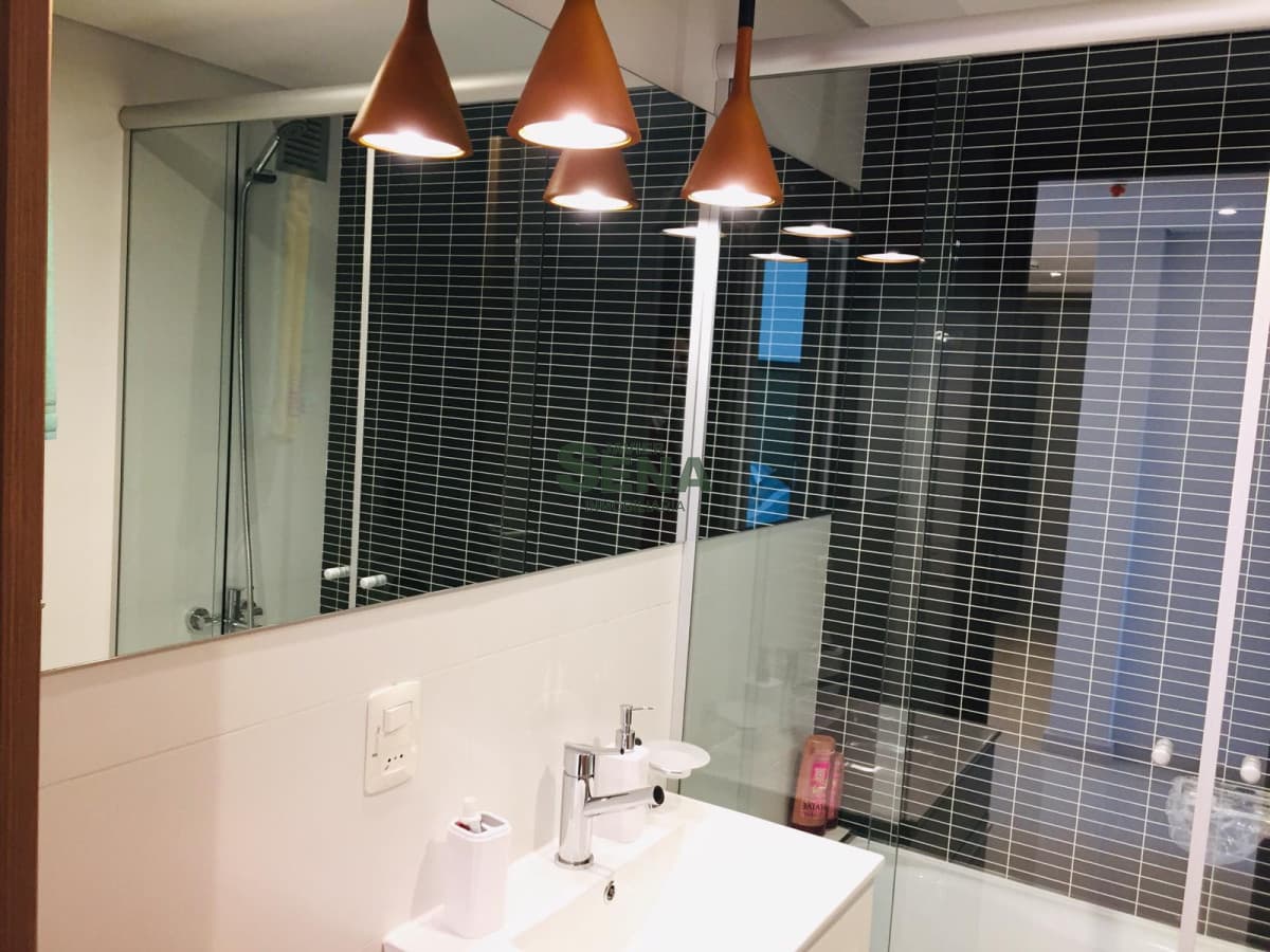 Venta y alquiler de apartamento en la Brava, 4 dormitorios, 4 baños, todos los servicios.