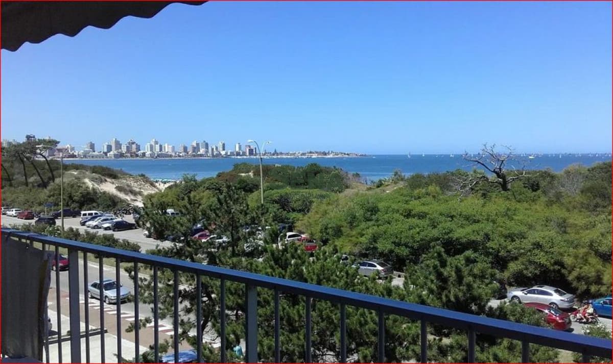 Alquiler de apartamento en la Mansa, 2 dormitorios, baño, cerca del mar.