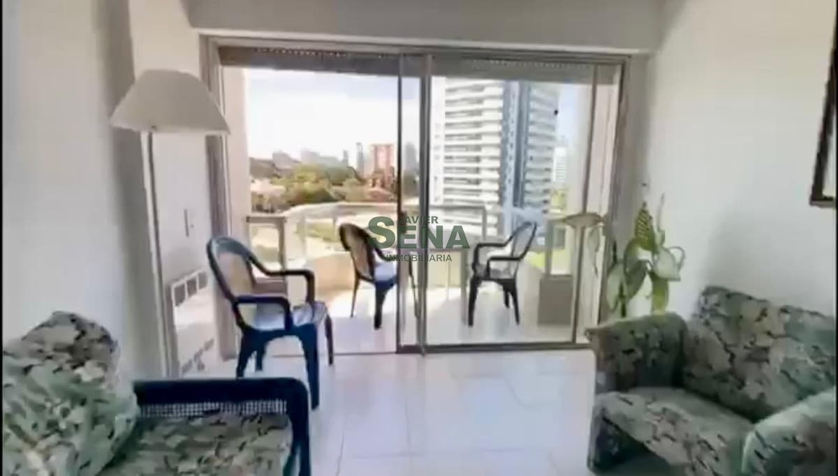 Alquiler de apartamento en la brava, de 2 dormitorios 3 baños, a una cuadra del mar y 3 de playa mansa con todas las amenities.