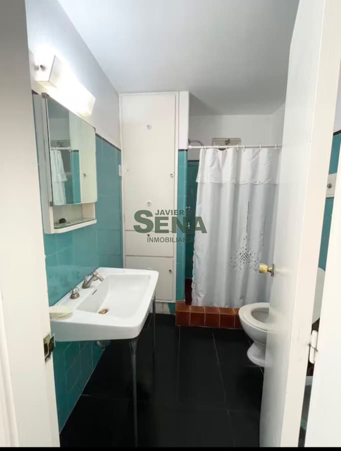 Venta de apartamento en la Peninsula, 1 dormitorio, baño, con vista.