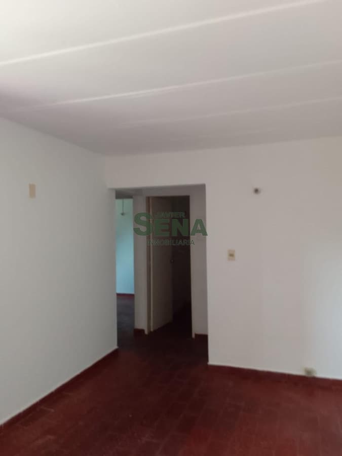 Venta de apartamento en Maldonado centro, 2 dormitorios, baño, buen lugar
