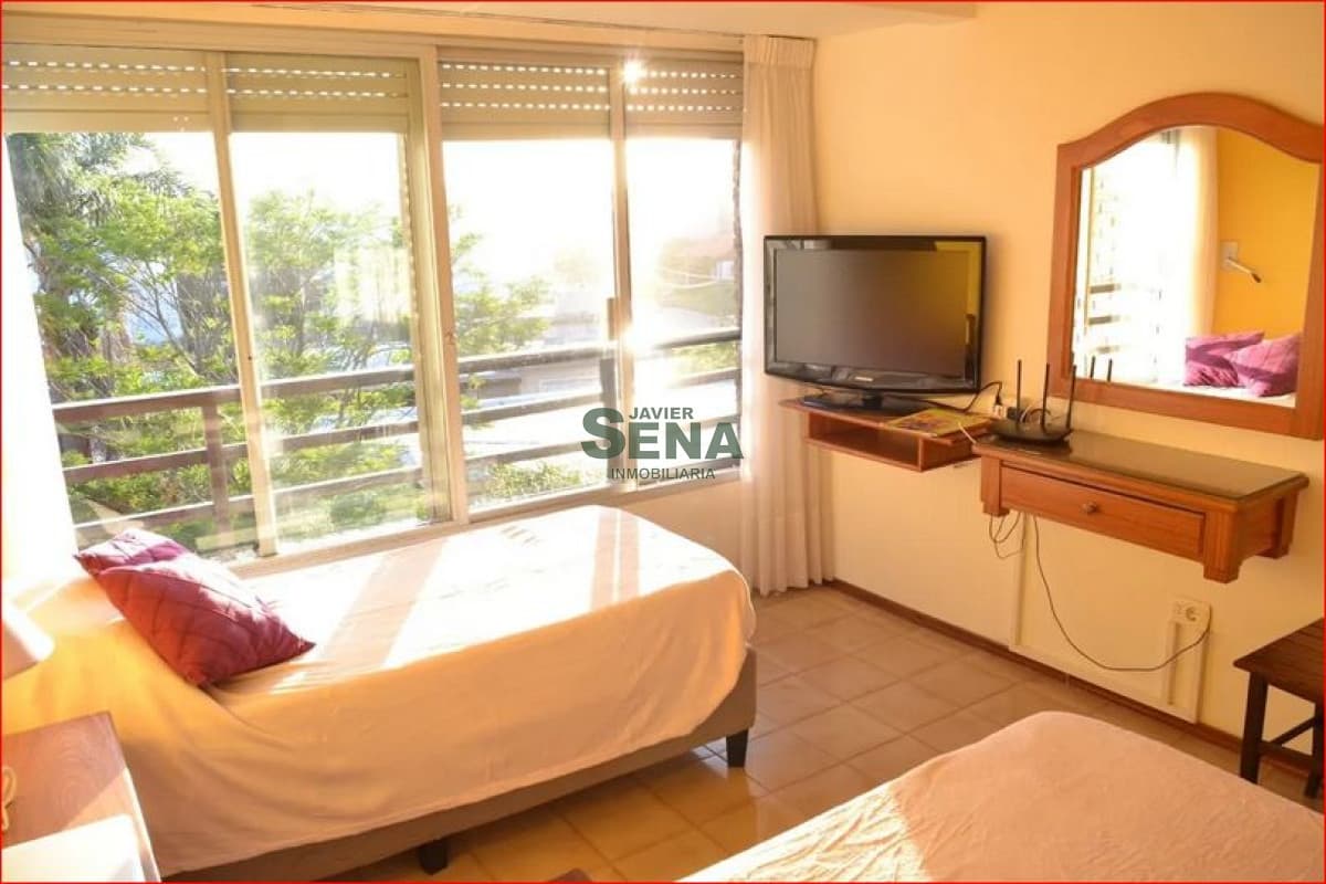 Alquiler, venta de apartamento en mansa, 2 dormitorios, 2 baños, buena vista.