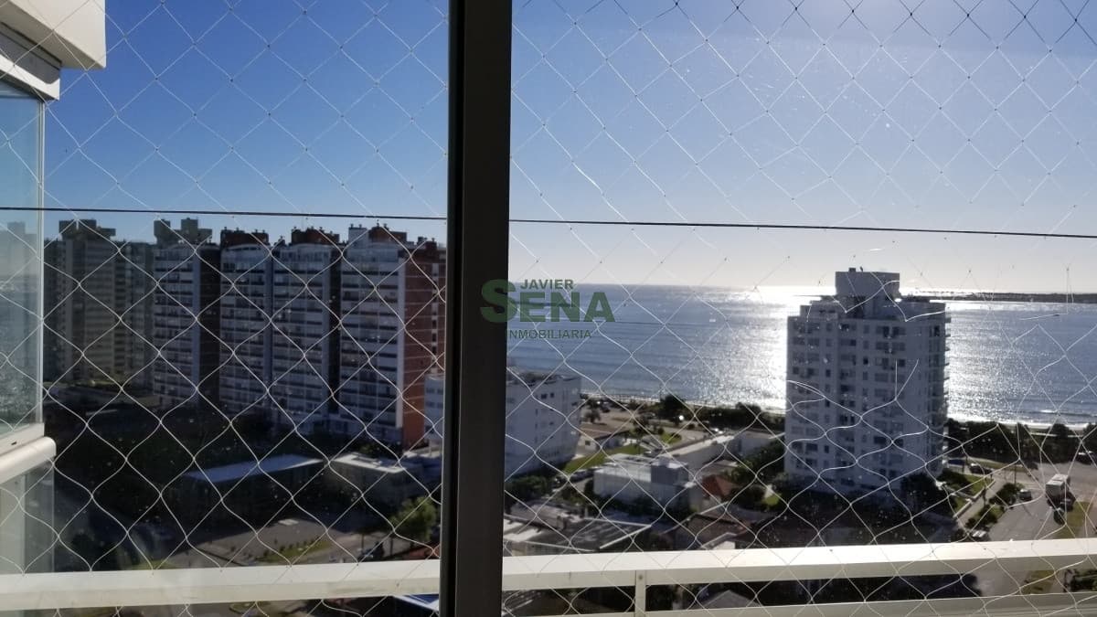 Venta de apartamento en la Mansa, 2 dormitorios, 2 baños, gran vista.