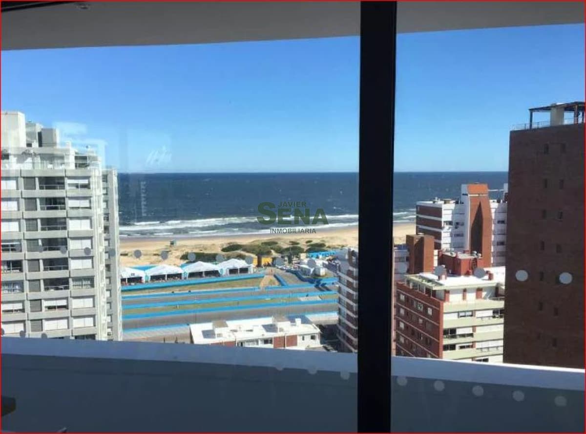 Alquiler de apartamento en la brava, 2 dormitorios, 3 baños, piscina, servicios, gran vista.