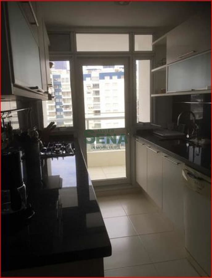 Venta de apartamento en la Mansa, 2 dormitorios, 3 baños, piscina, parrilla, y buena vista.