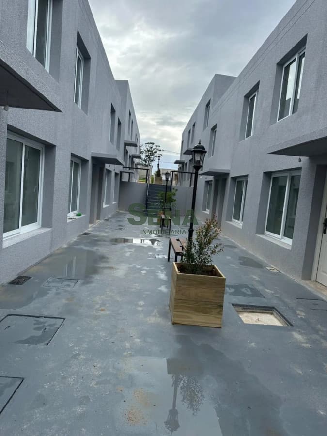 Venta de Apto 1 dormitorio, baño, estacionamiento, a estrenar, pago en cuotas.