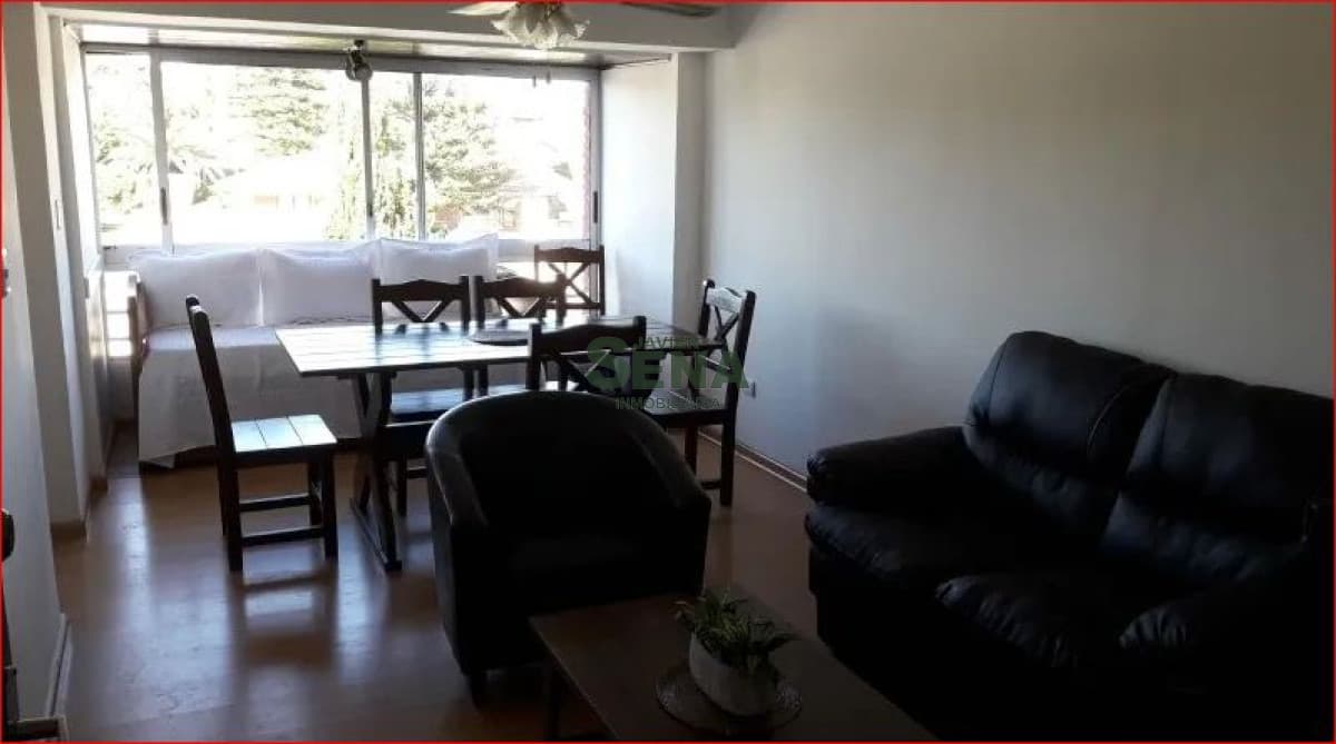 Alquiler de apartamento en la Mansa, 2 dormnitorios, baño, buena vista a la bahia.