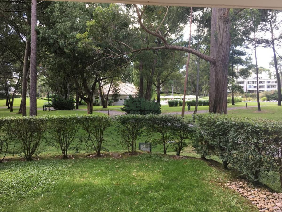 Venta de apartamento en Solanas, 1 dormi, baño, piscina, parrilla, servicios.