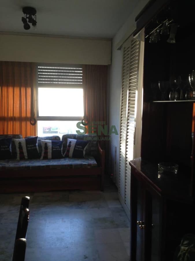 Alquiler de apartamento en la Peninsula, 1 dormitorio, baño, buen apartamento.