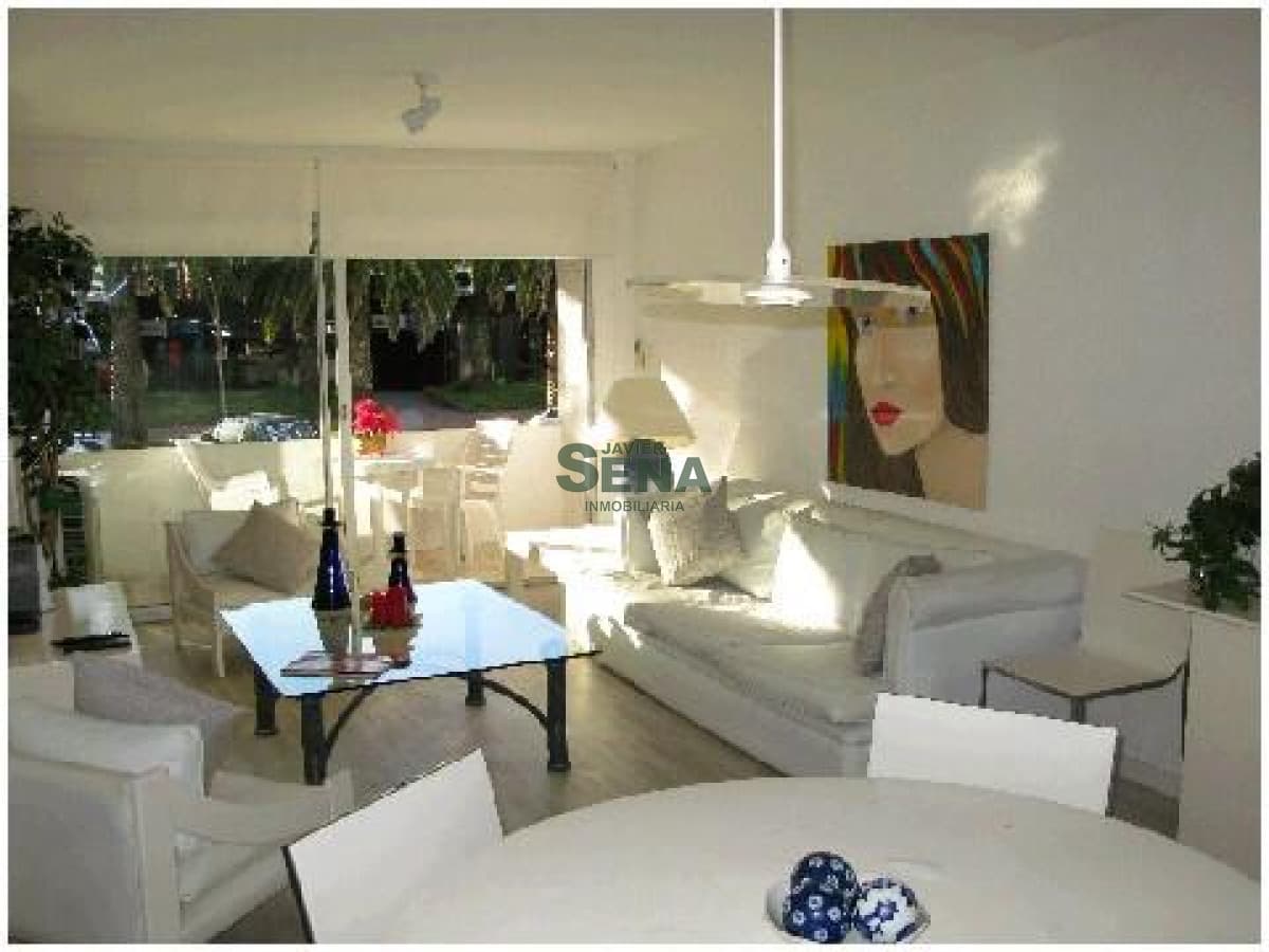 Venta y alquiler de apartamento en la Peninsula, 2 dormitorios y medio, 3 baños, muy lindo.