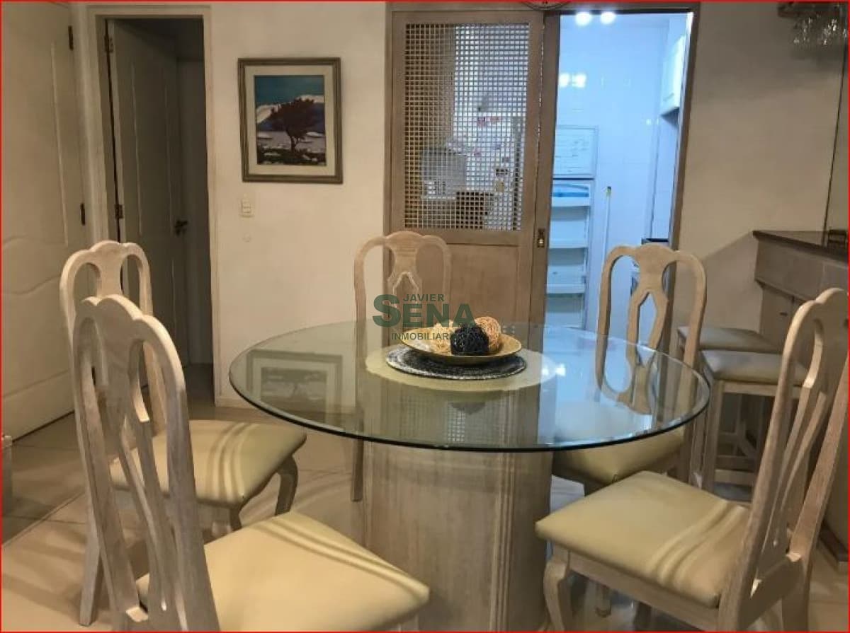 Alquiler de apartamento en la Mansa, 2 dormitorios, 2 baños, piscina, canchas, frente al mar.