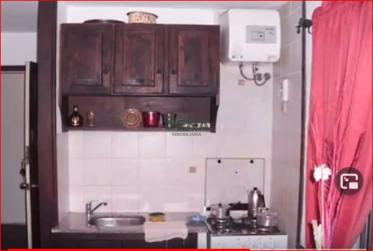 Alquiler de apartamento en la mansa, 1 dormitorio, baño, a 1 cuadra del mar.