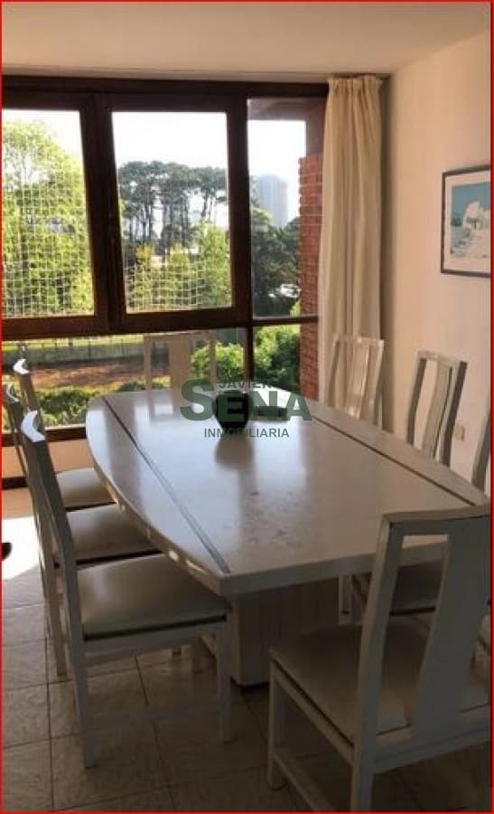 Alquiler de apartamento zona Roosevelt, 3 dormitorios, 2 baños, piscina, cerca del mar.