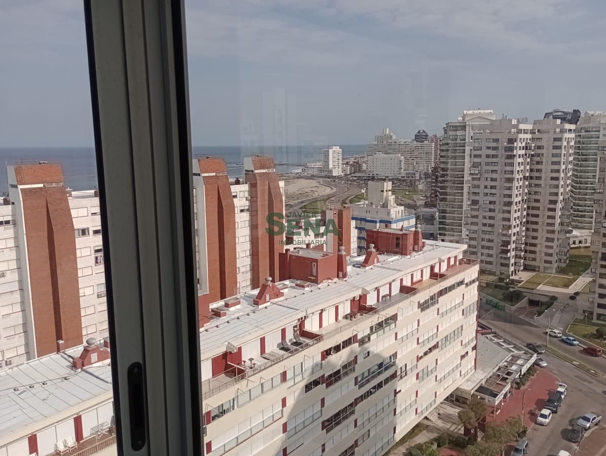 Alquiler de apartamento en la brava, 1 dormitorio, baño, terraza y buena vista.
