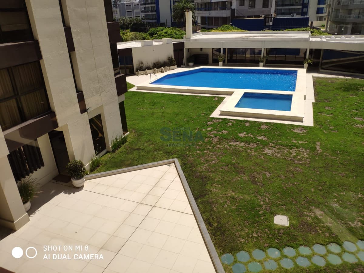 Venta de apartamento en la Brava, 1 dormitorio, baño, linda vista y todos los servicios.