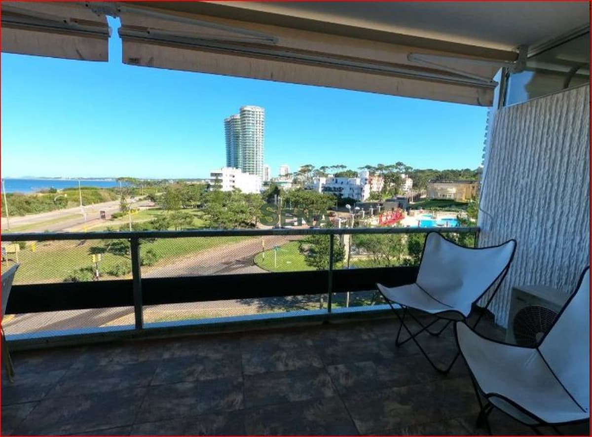 Alquiler de apartamento en la Mansa, 1 dormitorio, baño, balcon frente al mar.