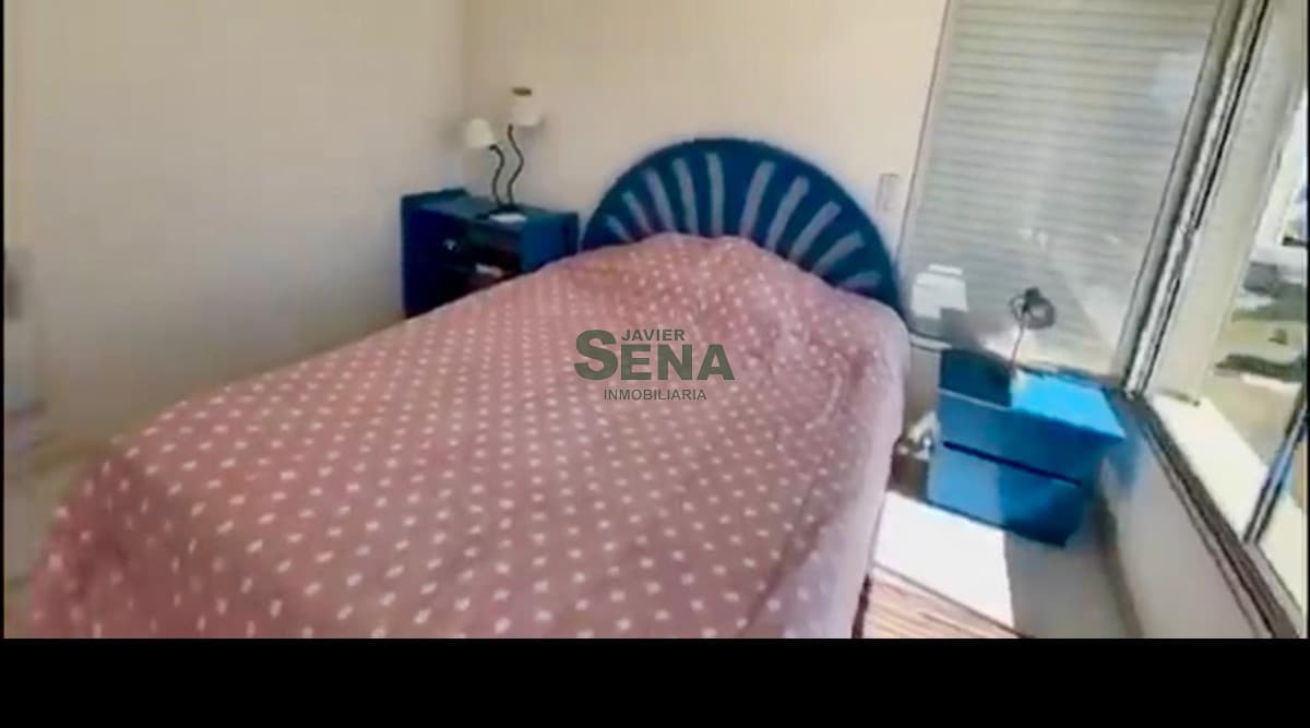 Alquiler de apartamento en la brava, de 2 dormitorios 3 baños, a una cuadra del mar y 3 de playa mansa con todas las amenities.