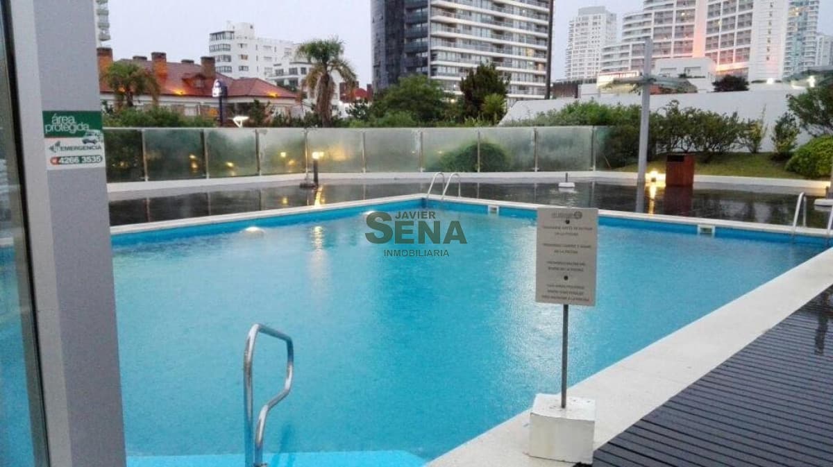 Alquiler dee Apartamento en la Mansa, 3 dormitorios, 2 baños, balcon, pileta.