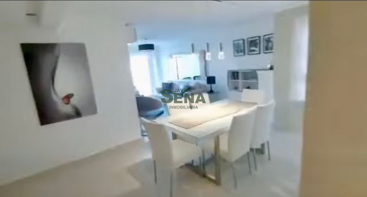 Venta y alquiler de apart de 2 dormit en playa mansa con vista con amenities.