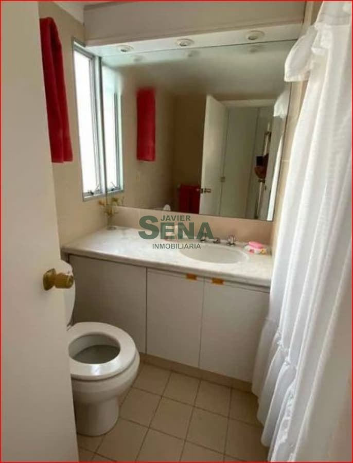 Alquiler de apto en la brava, 3 dormitorios, 3 baños, piscina, y buena vista.