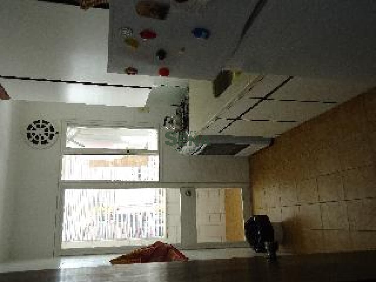 Alquiler y venta de apartamento en la Brava, 1 dormitorio, baño, vista con servicios.