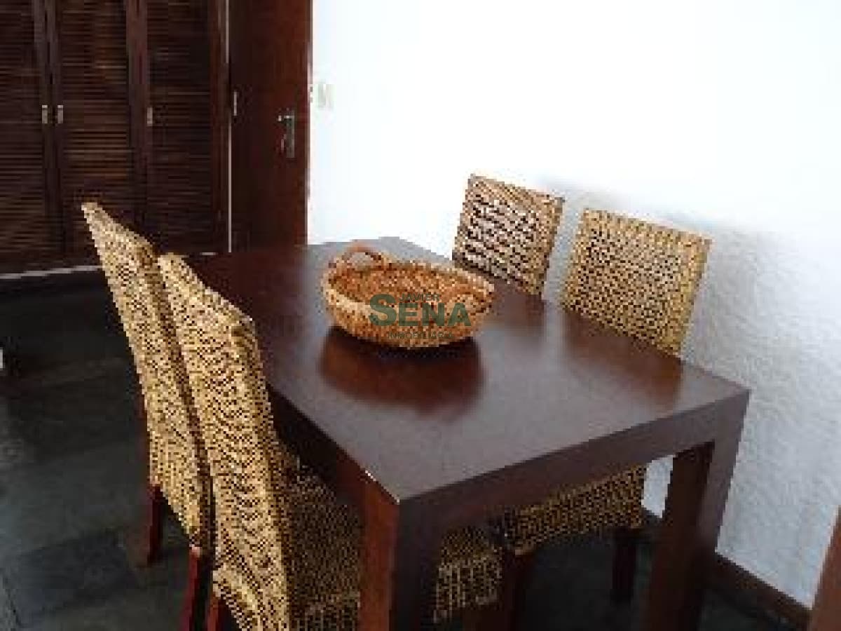 Alquiler y venta de apartamento en la Brava, 1 dormitorio, baño, vista con servicios.