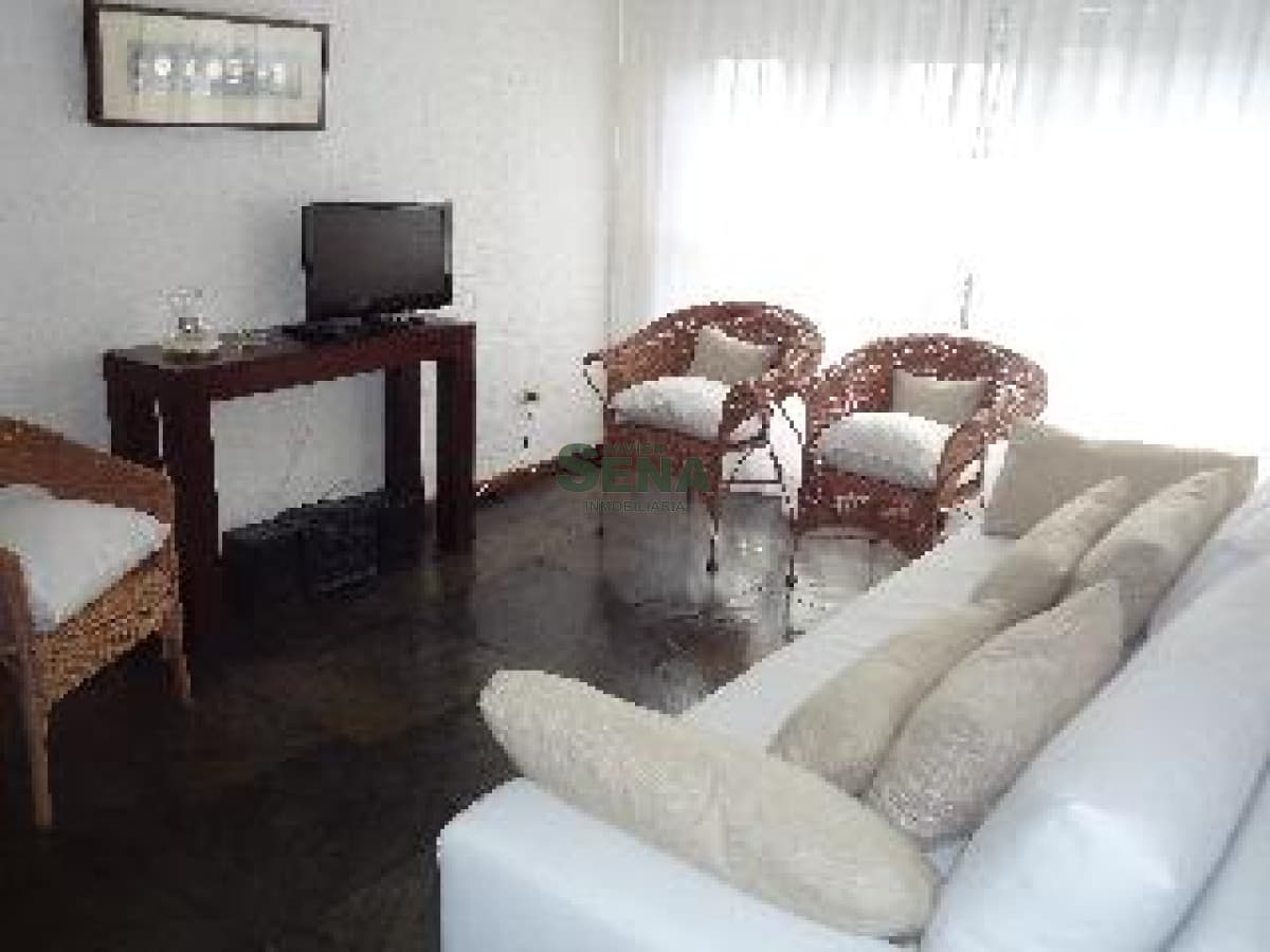 Alquiler y venta de apartamento en la Brava, 1 dormitorio, baño, vista con servicios.