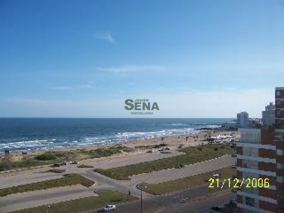Venta y alquiler en la Brava, 1 dormitorio, baño, vista y servicios..