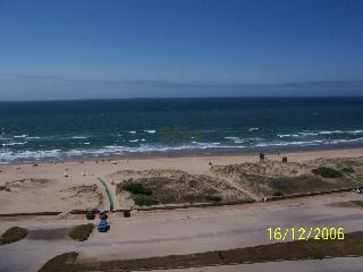 Alquiler y venta en la Brava, 1 dormitorio, baño, la mejor vista.