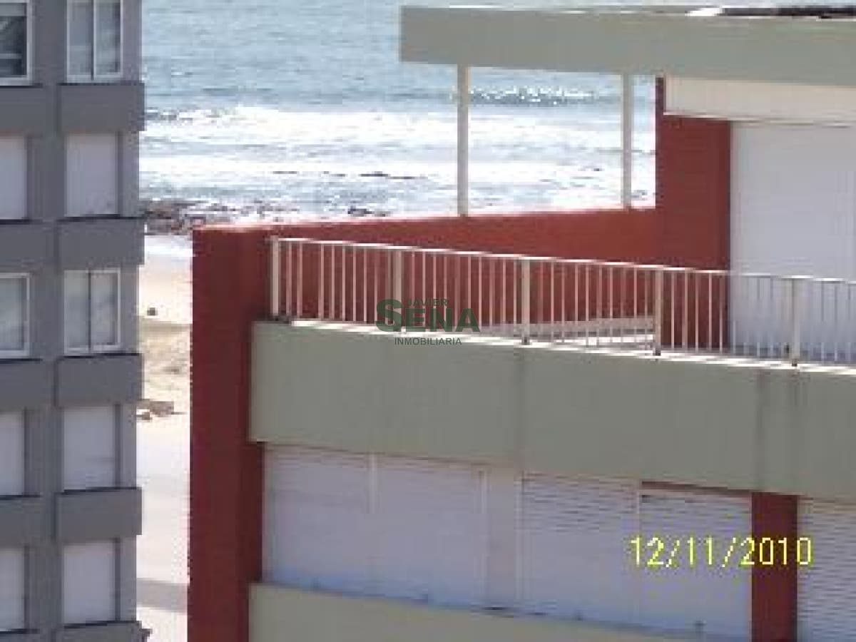 Alquiler de apartamento en la Brava, 1 dormitorio y medio, baño, linda vista