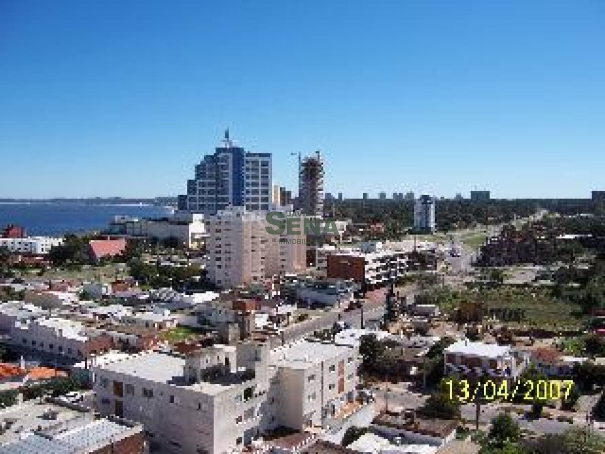 Brava, 1 dormitorio y medio con gran vista y todos los servicios.