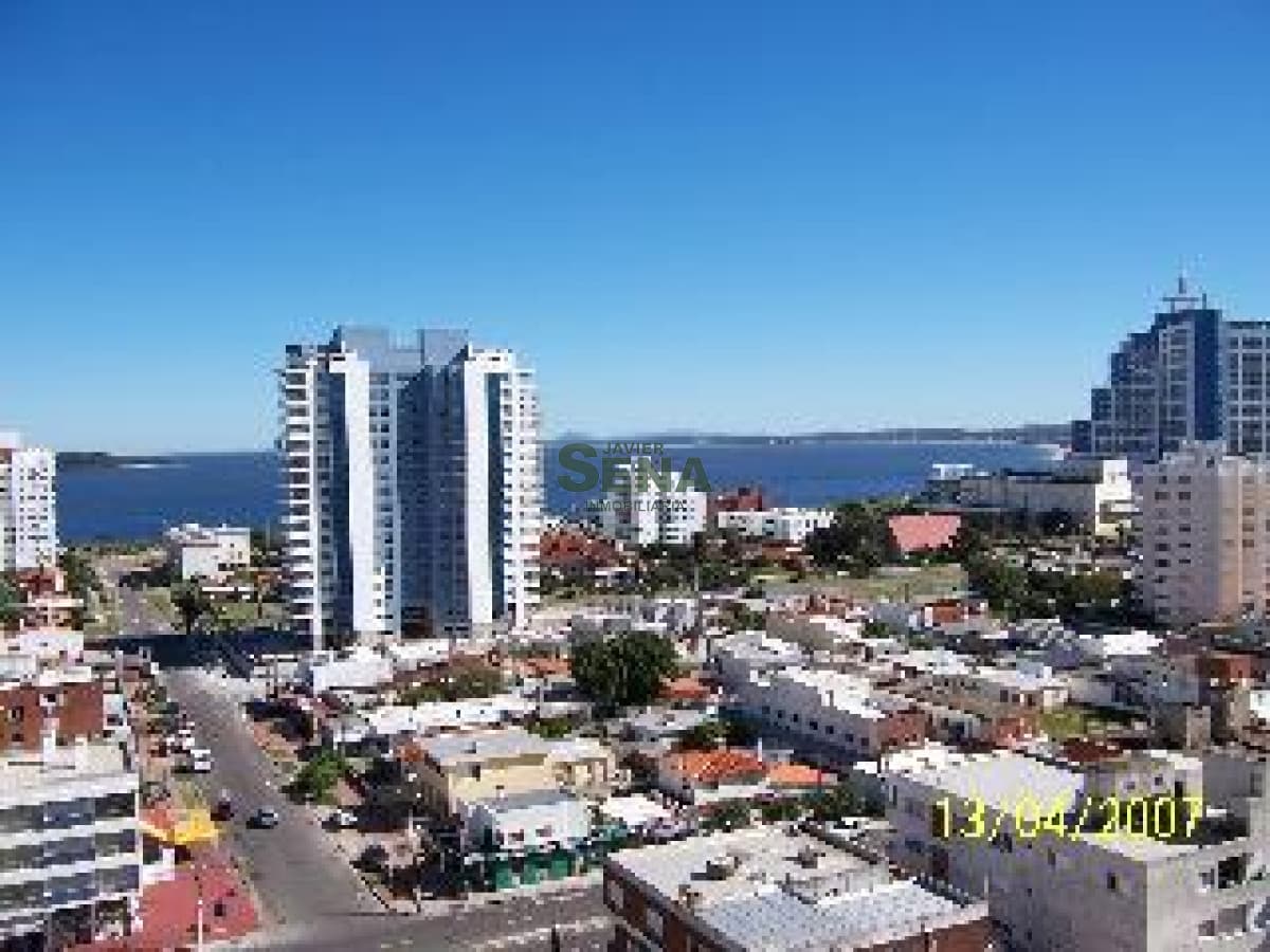 Brava, 1 dormitorio y medio con gran vista y todos los servicios.