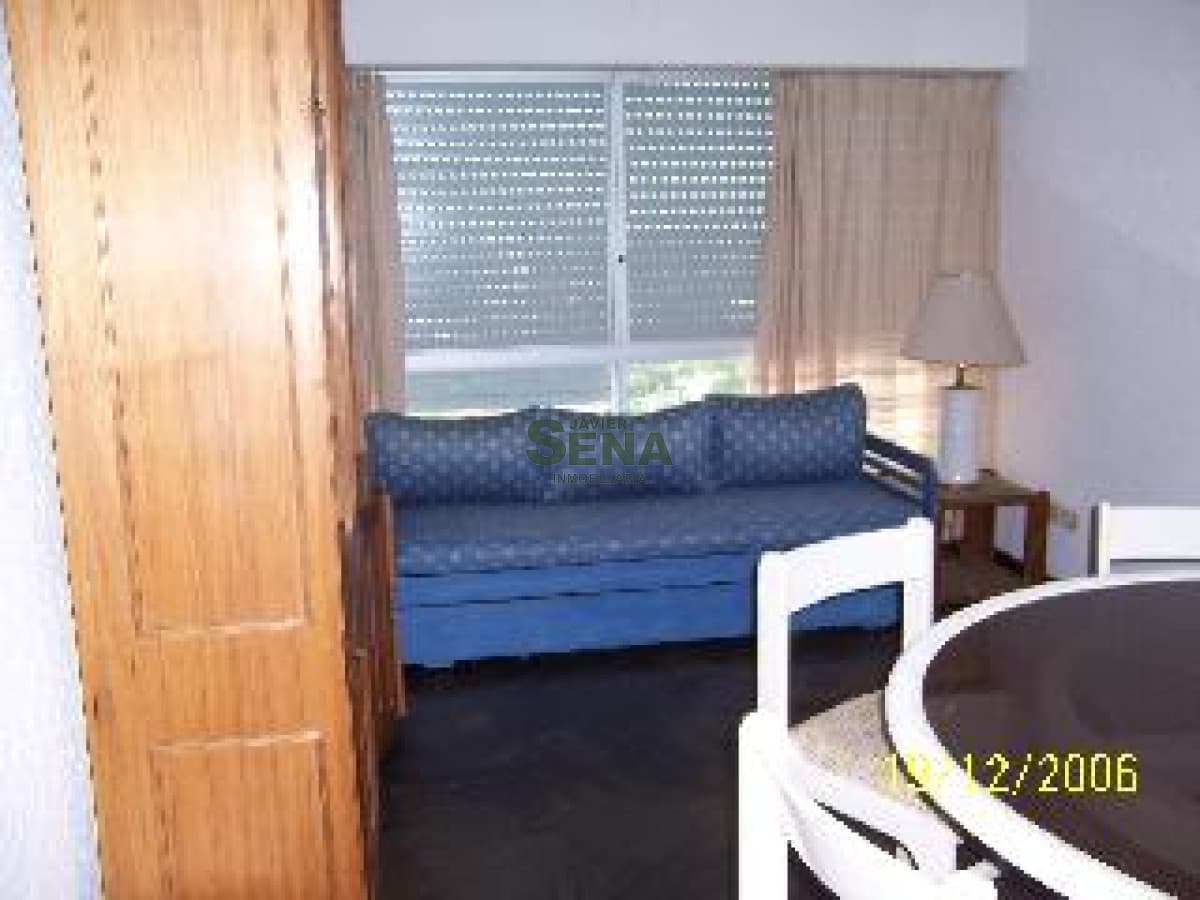 Alquiler de apartamento en la Brava, 1 dormitorio, baño, linda vista.