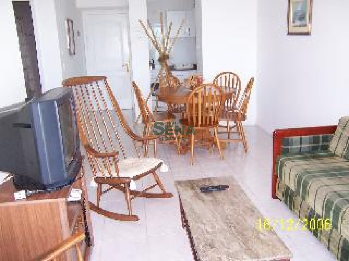Brava, 1 dormitorio y medio, con todos los servicios.