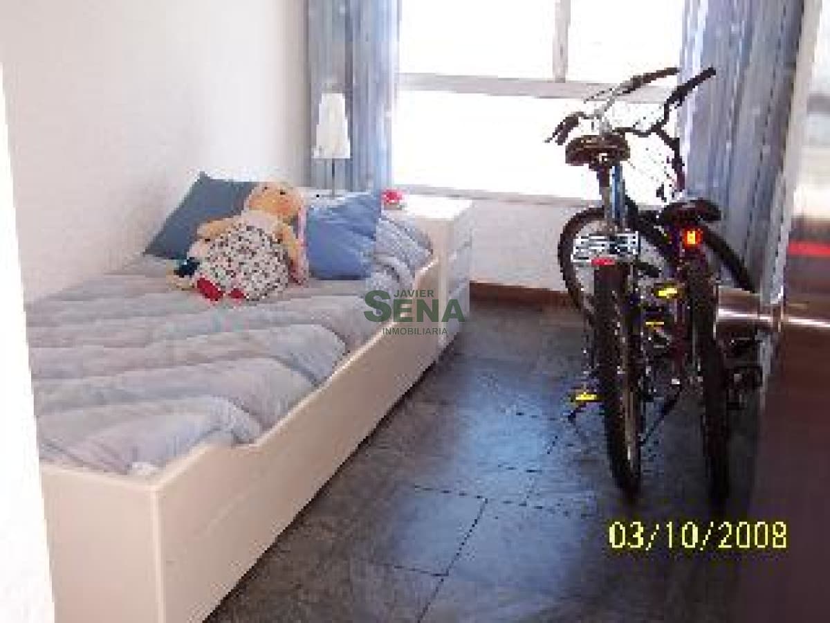 Venta y alquiler de apartamento en la Brava, 3 dormitorios, 2 baños, linda vista y todos los servicios.