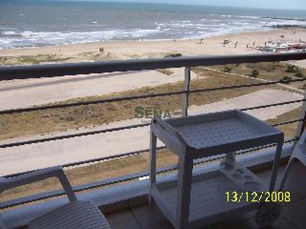 Venta y alquiler en la Brava, 1 dormitorio, baño, lindo apartamento frente al mar
