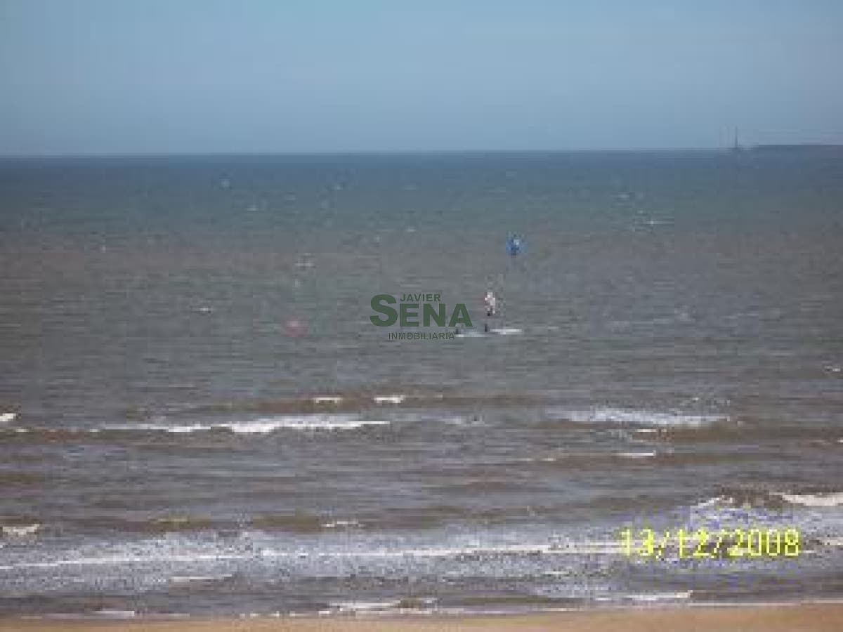 Venta y alquiler en la Brava, 1 dormitorio, baño, lindo apartamento frente al mar
