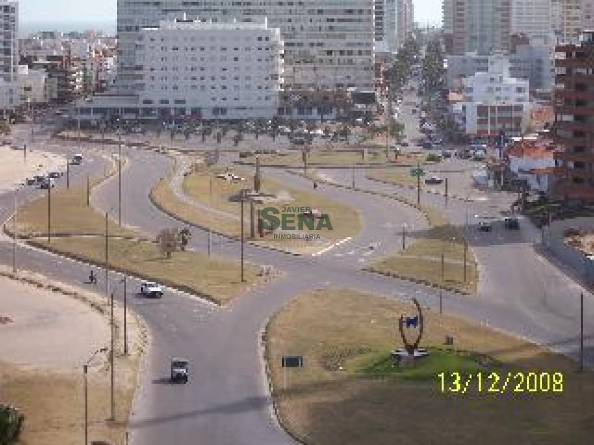 Venta y alquiler en la Brava, 1 dormitorio, baño, lindo apartamento frente al mar