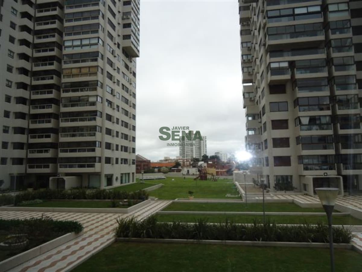 Alquiler y Venta de apartamento en la Brava, 1 dormitorio, 1 baño, con servicios.