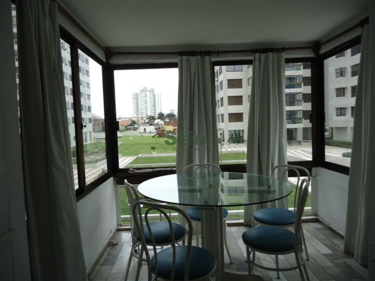 Alquiler y Venta de apartamento en la Brava, 1 dormitorio, 1 baño, con servicios.